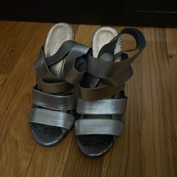 Bcbg strapped heel sandals - Picture 2 of 3